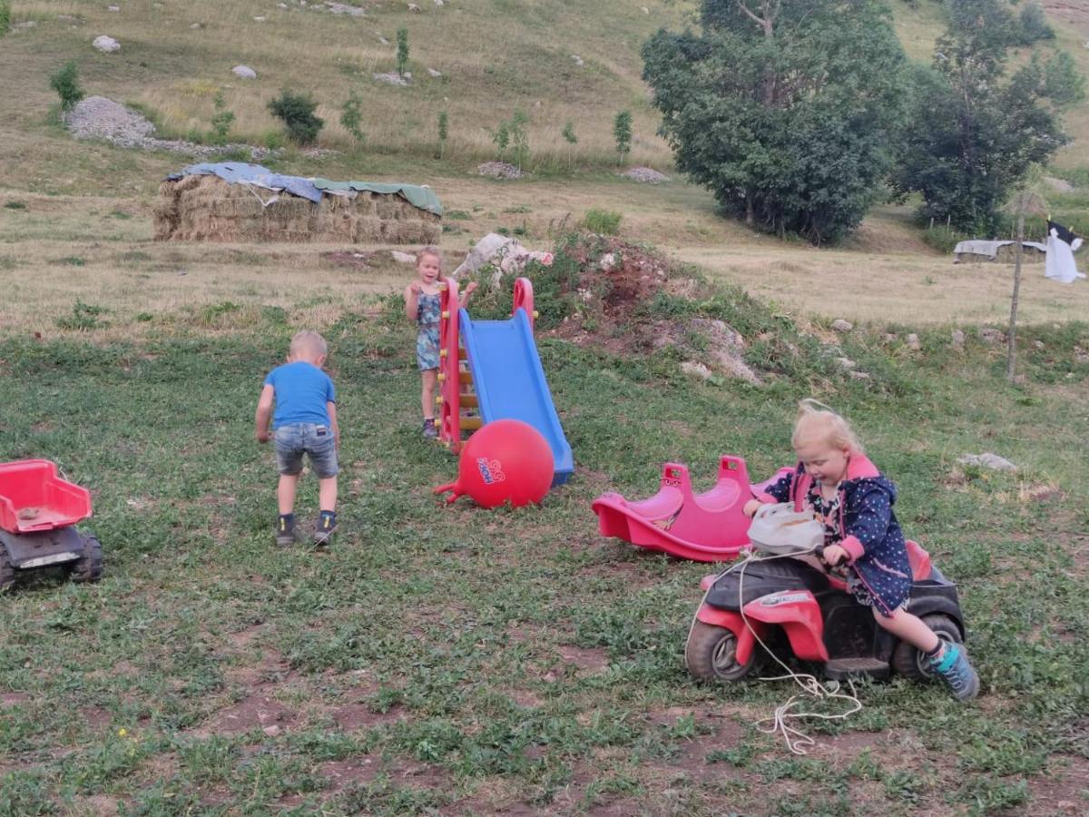 Na Krovu Svijeta Gornji Lukomir Exterior foto