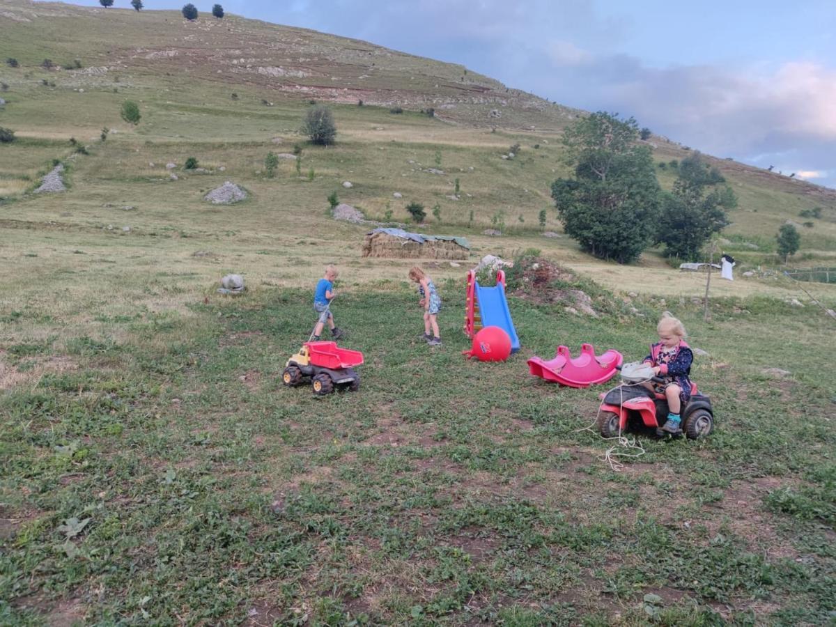 Na Krovu Svijeta Gornji Lukomir Exterior foto